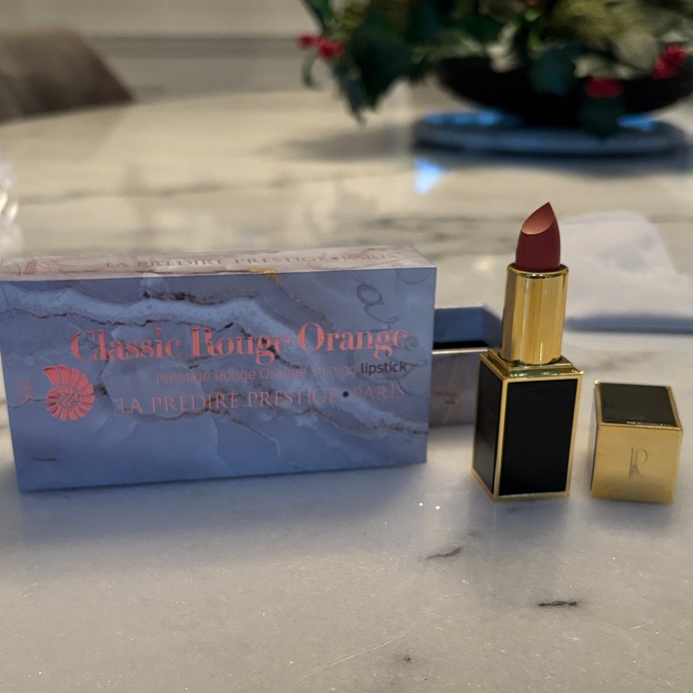 NEW La Predire Prestige Paris Classic Rouge Orange Shining Lipstick 
SHINING07 - Picture 2 of 5